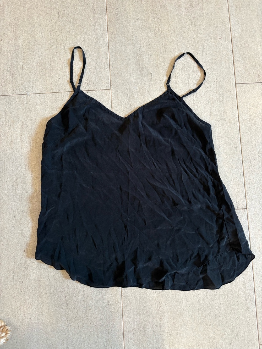 Aritzia Under Wilfred 100% Silk Camisole size XS